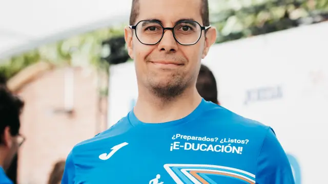 lorenzo albaladejo vuelve a calzarse las zapatillas por una buena causa tras recuperarse de una grave enfermedad.r d.1940 1311 2134